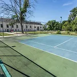 Chateau Hotel 4*