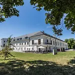 Chateau Hotel Oponice
