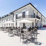 Hotel Chateau