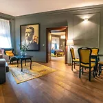 Hotel Chateau