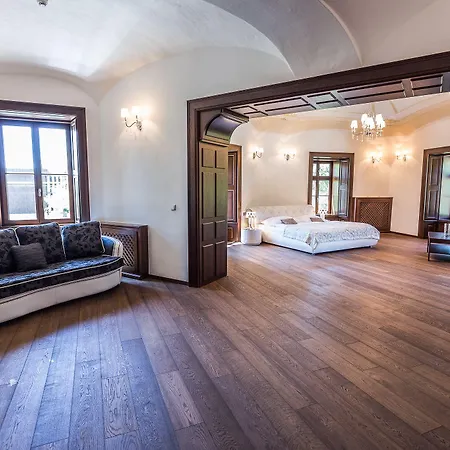 Chateau فندق Oponice