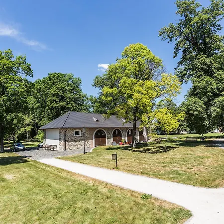 Chateau Hotel Oponice