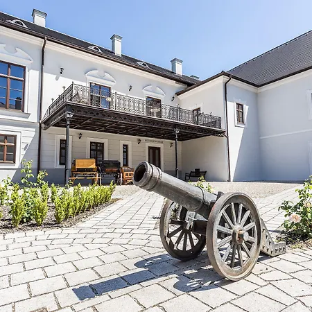 Chateau Hotell