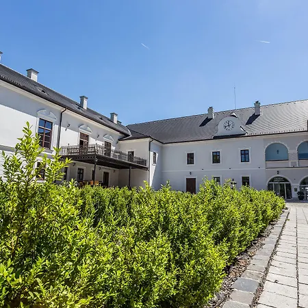 Chateau Hotel Oponice