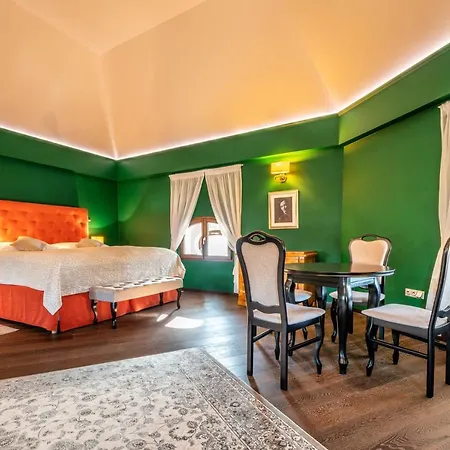Chateau Hotel 4*